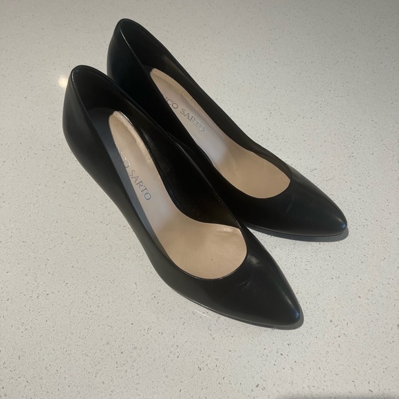 Franco Sarto classic black pumps size 8 1/2 - Picture 1 of 14